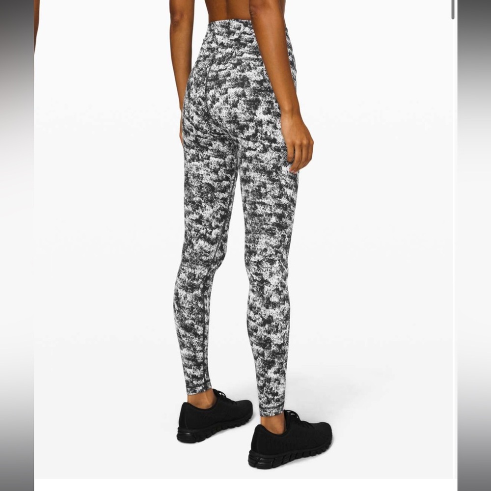 Lululemon Wunder Under High-Rise Tight 28" *Luxtreme
Misted Jacquard Black White